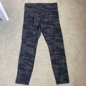 Elation camo 7/8 tight leggings